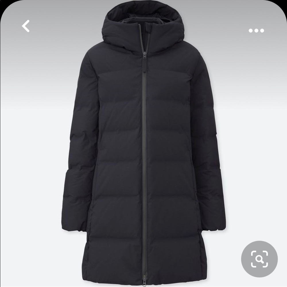 Uniqlo women’s black puffer coat